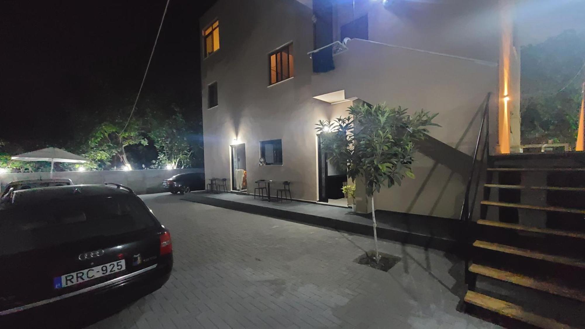 Guest House Tian & Hojz Durrës Exterior foto